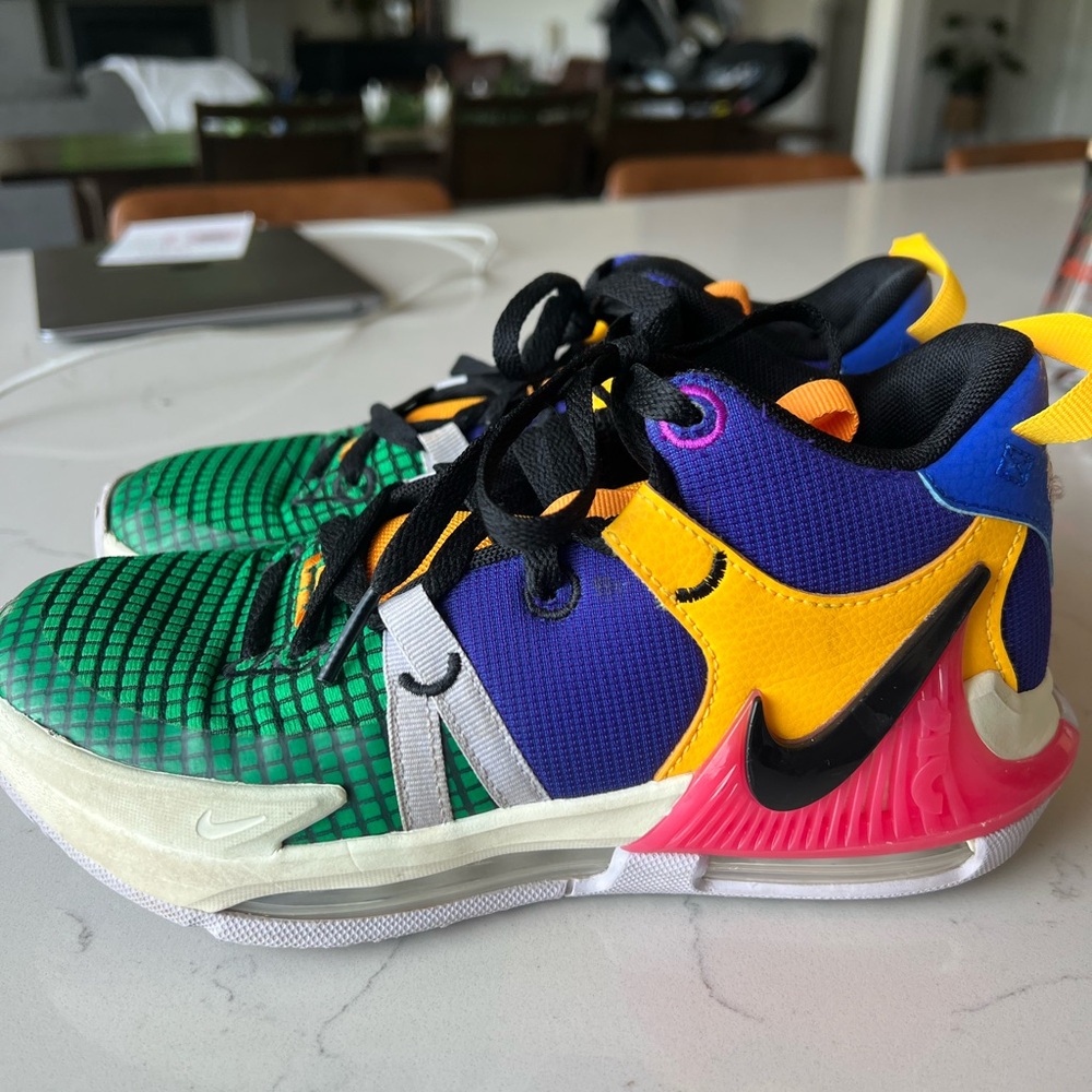 Nike Kids LeBron Basketball Shoes